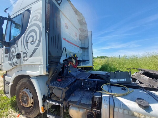 4#8454 Trattore stradale Iveco 450 in vendita - foto 4