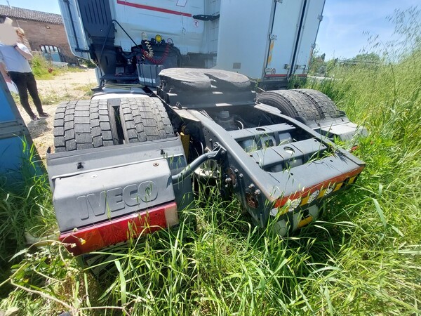 4#8454 Trattore stradale Iveco 450 in vendita - foto 6