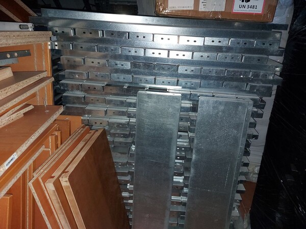 1#8455 Scaffalature e arredamento vario in vendita - foto 9