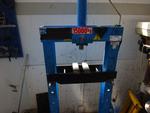 Image 3 - Hydraulic press - Lot 28 (Auction 846)