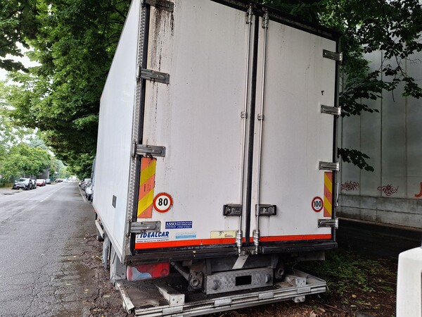 6#8464 Autocarro Man TGL8.180 isotermico con sponda idraulica in vendita - foto 3
