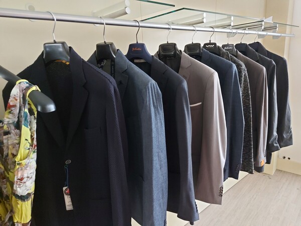 1#8466 Abbigliamento e calzature in vendita - foto 6