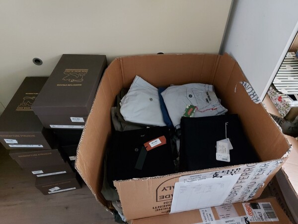 1#8466 Abbigliamento e calzature in vendita - foto 16