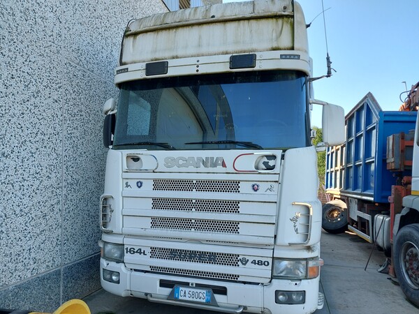 5#8467 Trattore stradale con ralla Scania in vendita - foto 1