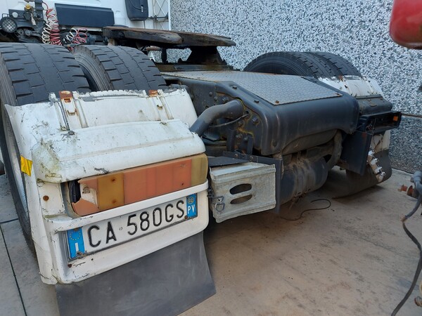 5#8467 Trattore stradale con ralla Scania in vendita - foto 4