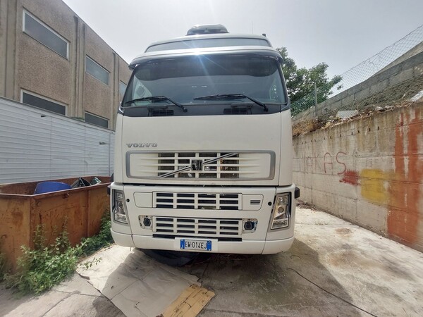 4#8486 Trattore stradale Volvo in vendita - foto 1