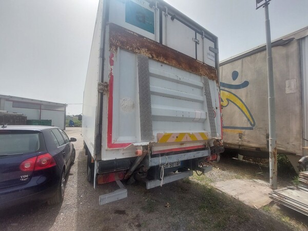 9#8486 Autocarro isotermico Renault in vendita - foto 4