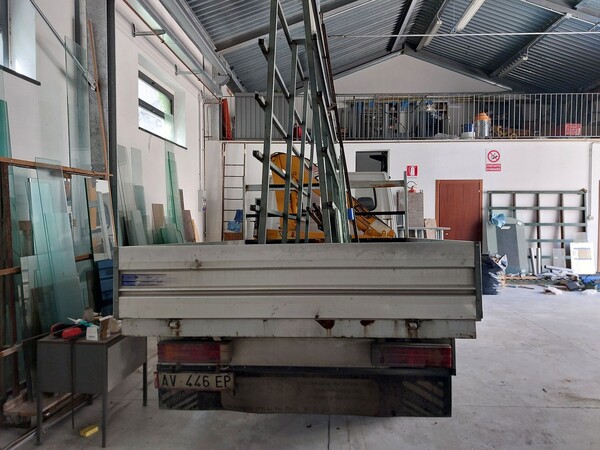 1#8488 Autocarri Mercedes e Piaggio in vendita - foto 3