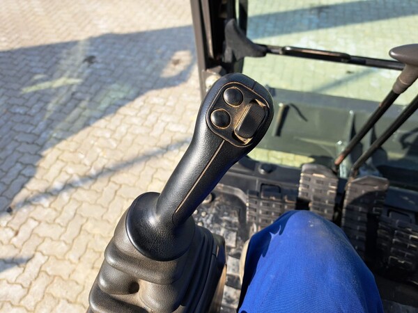 3#8492 Escavatore cingolato Case CX 130C in vendita - foto 13
