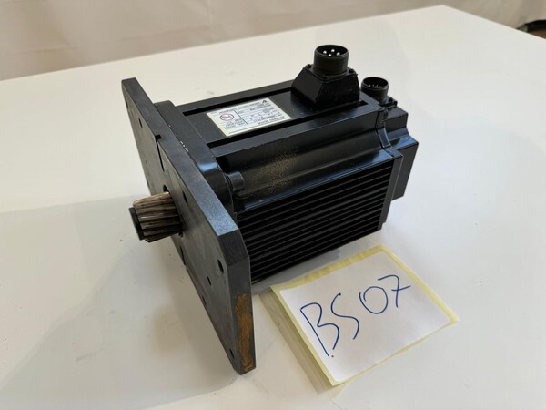 23#8495 Servomotore per spostamento assi Cnc Yaskawa in vendita - foto 1
