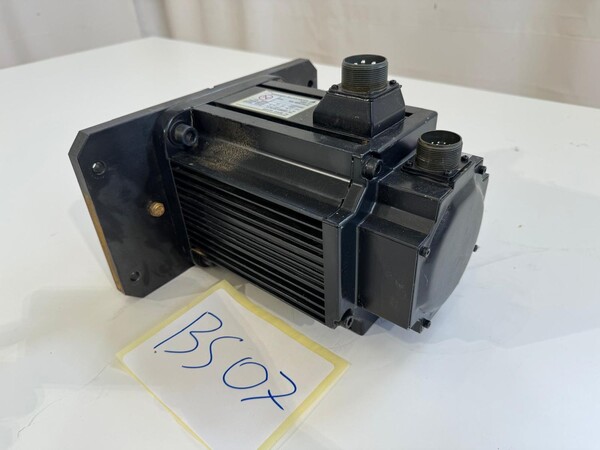 23#8495 Servomotore per spostamento assi Cnc Yaskawa in vendita - foto 3