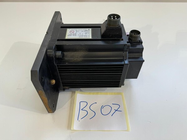 23#8495 Servomotore per spostamento assi Cnc Yaskawa in vendita - foto 7