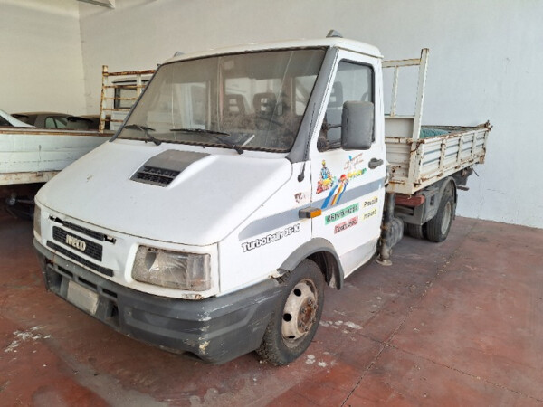 3#8504 Autocarro Fiat Iveco TurboDaily con cassone ribaltabile e gru in vendita - foto 2