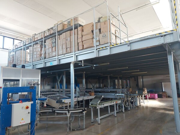 3#8506 Soppalco in vendita - foto 1