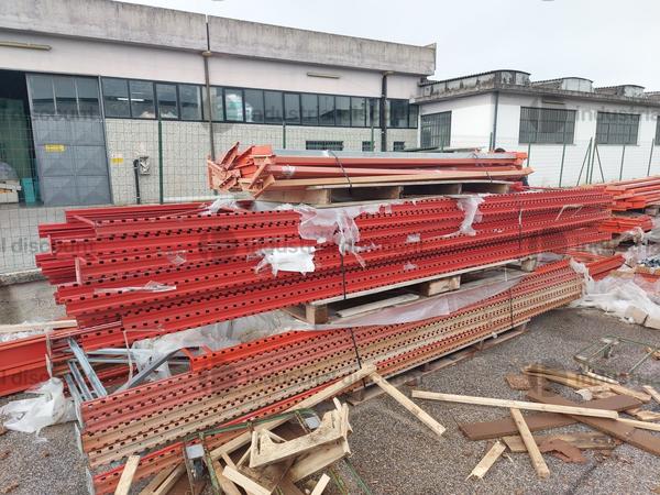 Scaffalature in vendita