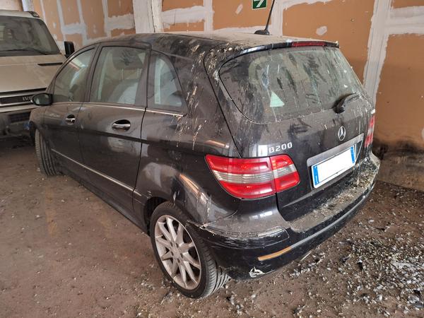 3#8520 Autovettura Mercedes B200 1.9D in vendita - foto 2