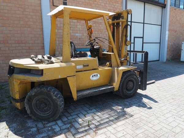 Carrelli elevatori in vendita