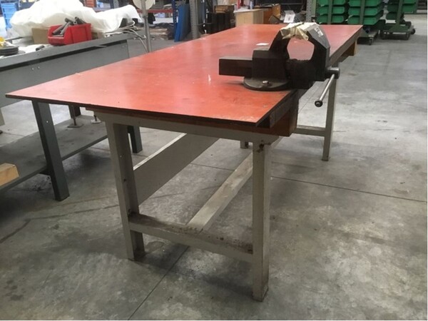 70#8549 Banconi da lavoro in legno in vendita - foto 1