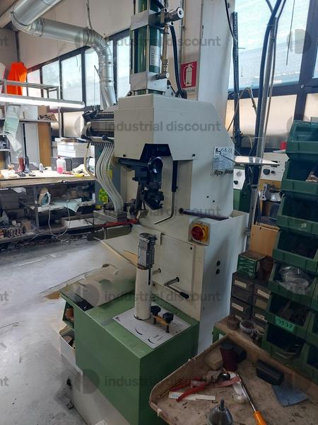 32#8561 Macchine per lavorazioni calzaturiere in vendita - foto 7
