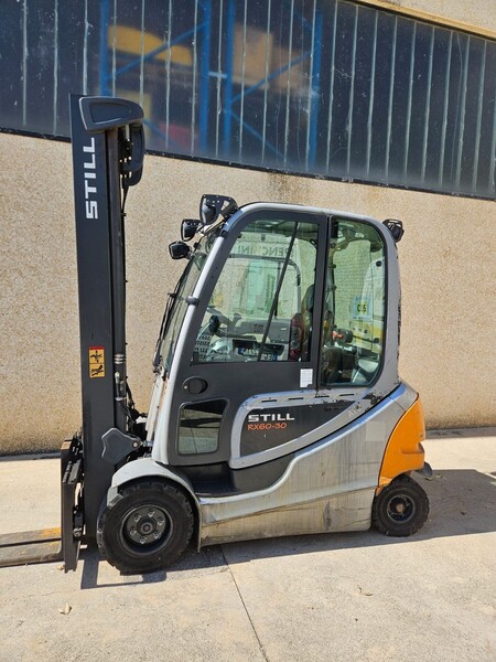 Carrelli elevatori in vendita