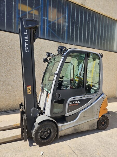 Carrelli elevatori in vendita