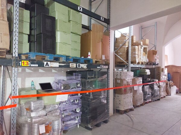 4#8578 Articoli per la casa e igiene personale in vendita - foto 1