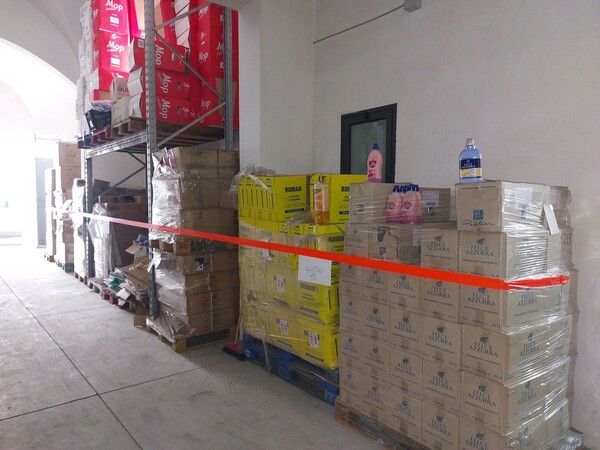 5#8578 Articoli per la casa e igiene personale in vendita - foto 1