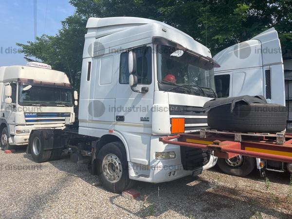 10#8581 Trattori stradali DAF e Attrezzatura da opificio in vendita - foto 3