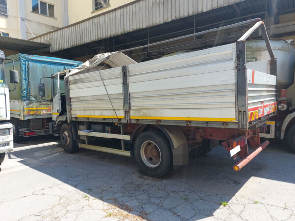 7#8595 Autocarro Iveco in vendita - foto 2