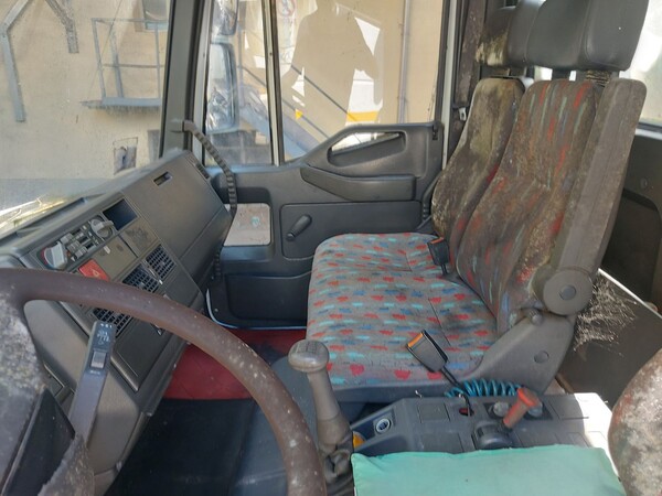 7#8595 Autocarro Iveco in vendita - foto 9