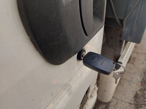 8#8595 Autocarro Iveco in vendita - foto 4