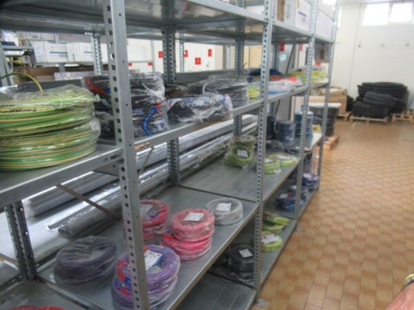 5#8599 Attrezzature varie di magazzino e rimanenze di materiale elettrico in vendita - foto 10