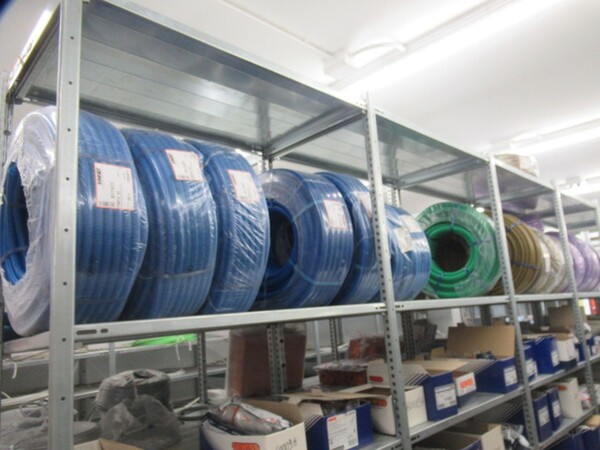 5#8599 Attrezzature varie di magazzino e rimanenze di materiale elettrico in vendita - foto 11