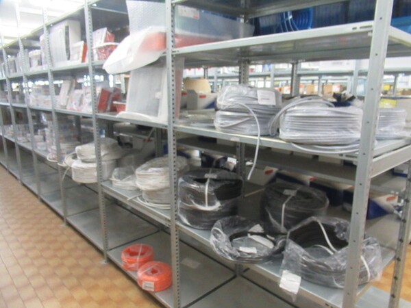 5#8599 Attrezzature varie di magazzino e rimanenze di materiale elettrico in vendita - foto 14