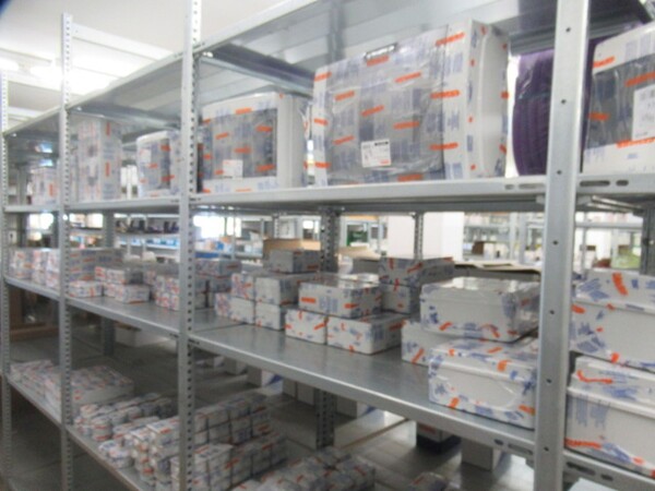 5#8599 Attrezzature varie di magazzino e rimanenze di materiale elettrico in vendita - foto 17