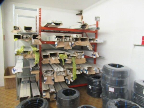 6#8599 Attrezzature varie di magazzino e rimanenze di materiale elettrico in vendita - foto 3