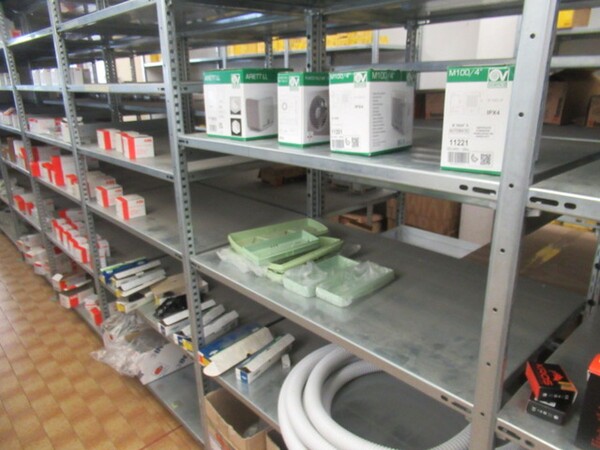 6#8599 Attrezzature varie di magazzino e rimanenze di materiale elettrico in vendita - foto 6