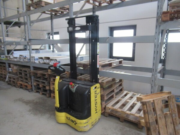 6#8599 Attrezzature varie di magazzino e rimanenze di materiale elettrico in vendita - foto 11