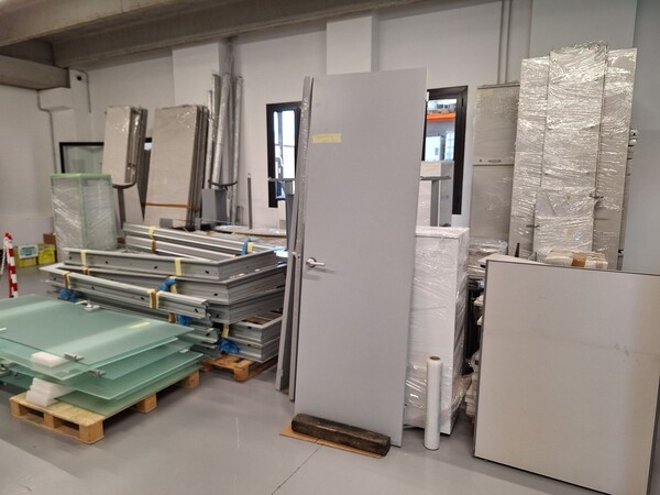 8#8604 Arredo da ufficio VIMAR in vendita - foto 1