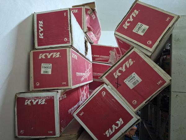 1#8606 Giacenze di magazzino per ricambi auto in vendita - foto 5
