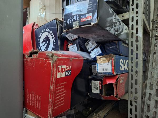 1#8606 Giacenze di magazzino per ricambi auto in vendita - foto 6