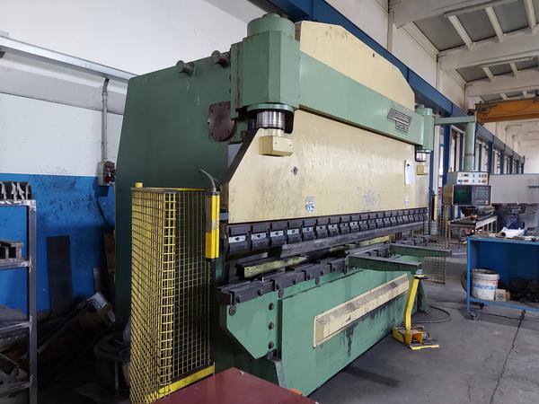 1#8607 Macchinari da carpenteria e arredi per uffici e autocarri in vendita - foto 1