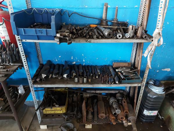 1#8607 Macchinari da carpenteria e arredi per uffici e autocarri in vendita - foto 4