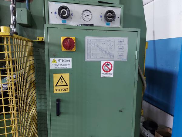 1#8607 Macchinari da carpenteria e arredi per uffici e autocarri in vendita - foto 27
