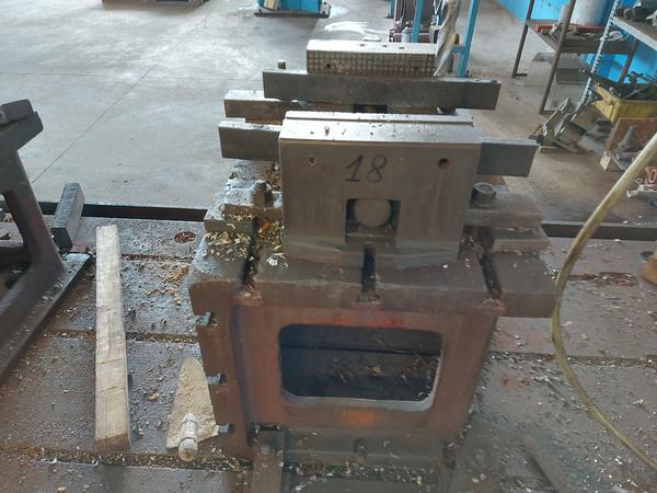 1#8607 Macchinari da carpenteria e arredi per uffici e autocarri in vendita - foto 45