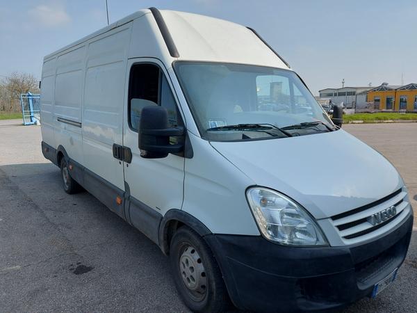 1#8607 Macchinari da carpenteria e arredi per uffici e autocarri in vendita - foto 59