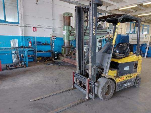 1#8607 Macchinari da carpenteria e arredi per uffici e autocarri in vendita - foto 77