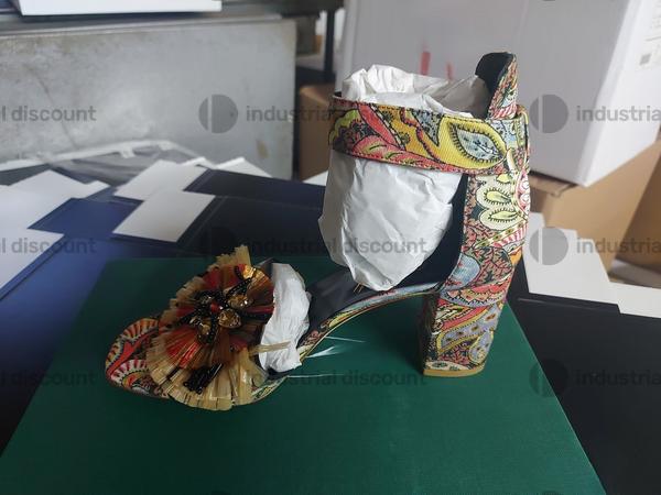 100#8613 Materie prime e prodotto finito in vendita - foto 12