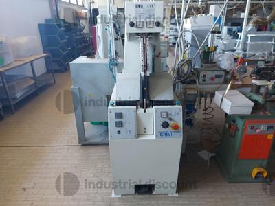 101#8613 Macchinari per calzaturifici, materie prime e prodotti finiti in vendita - foto 8