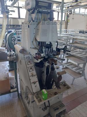 101#8613 Macchinari per calzaturifici, materie prime e prodotti finiti in vendita - foto 22